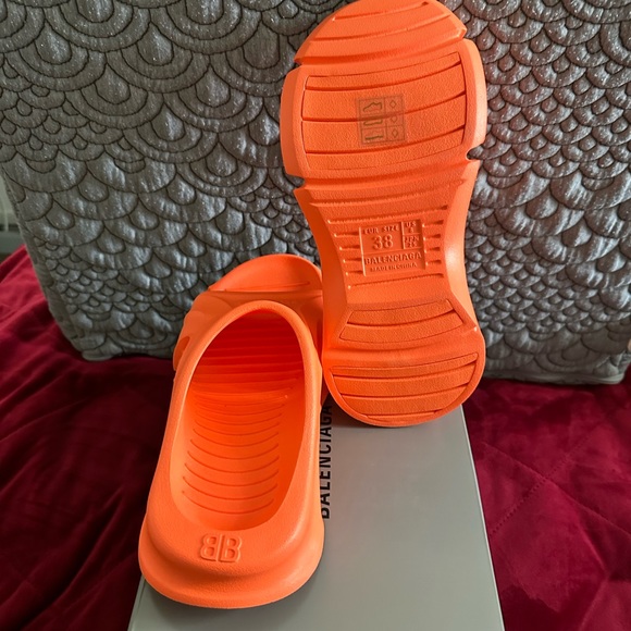 Balenciaga Mold Women’s Slides - Picture 5 of 6